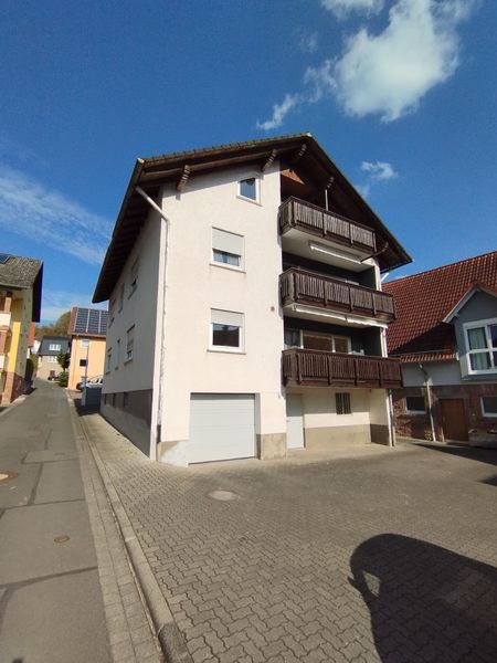 Große 3,5-Zimmer-Wohnung mit Süd - West - Balkon